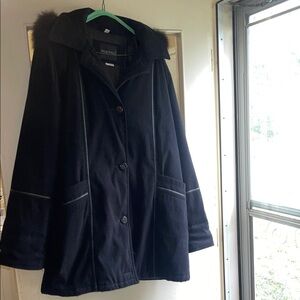 Elegant Black Pea Coat with Faux Fur Trim
